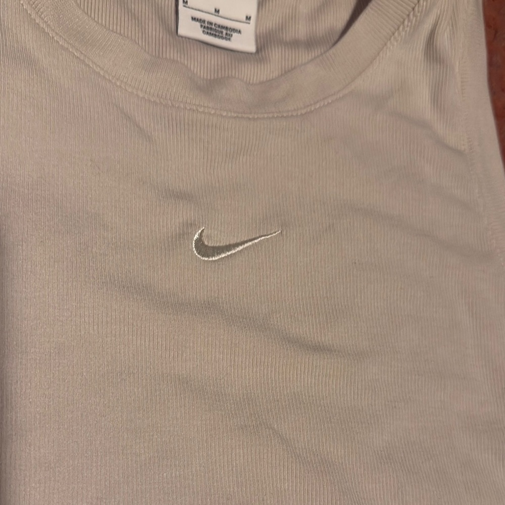 Nike Tank Top - Picture 3 of 4